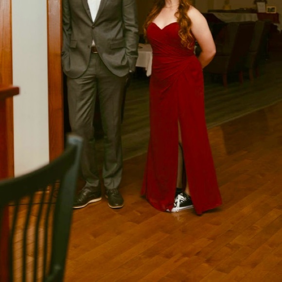 Burgundy Hayley Paige Occasions Strapless Dress ♥️ - Picture 2 of 3